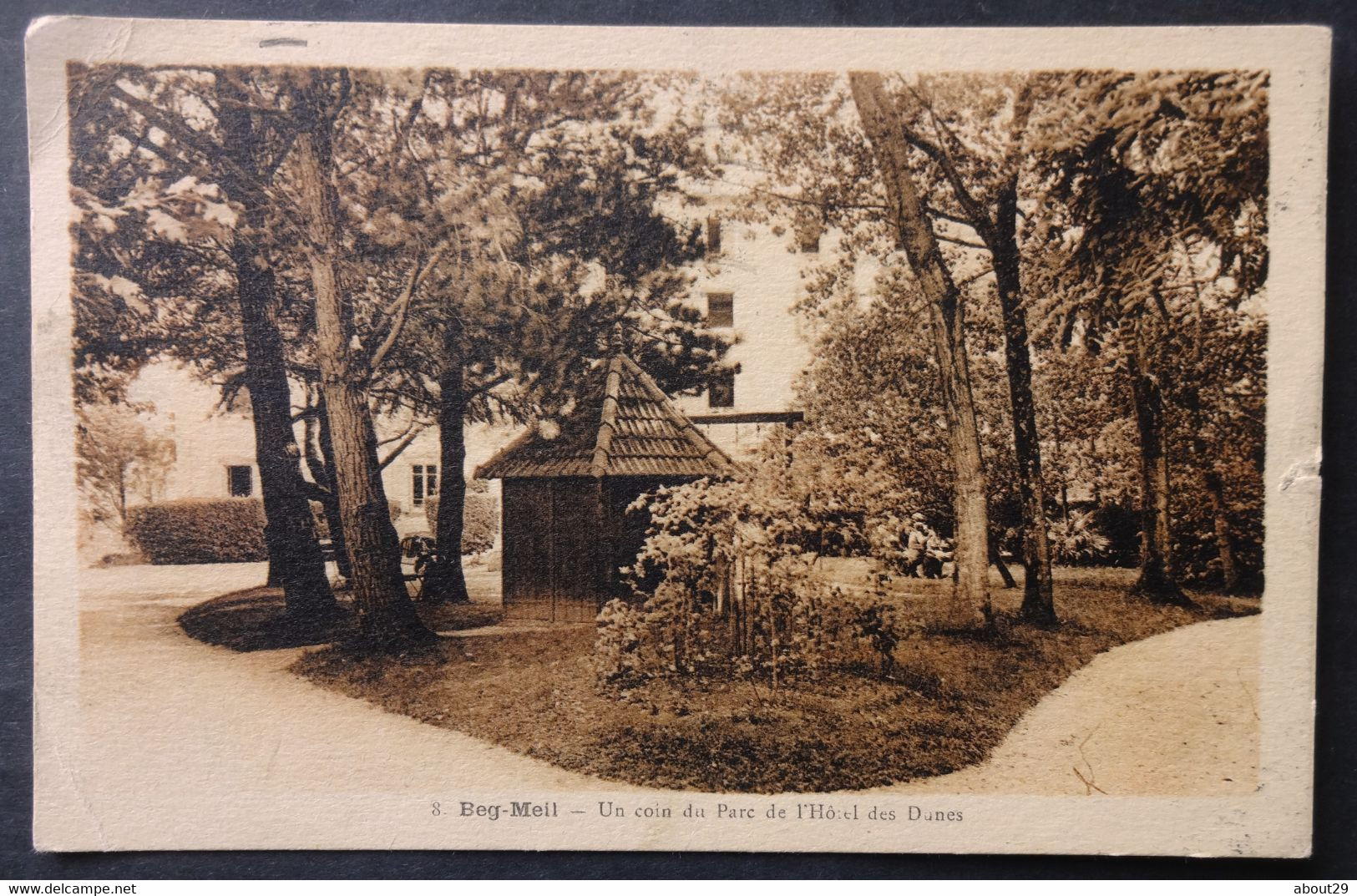 CPA 29 BEG MEIL - Un Coin Du Parc De L'Hôtel Des Dunes - N° 8 - Réf. O 196 - Beg Meil