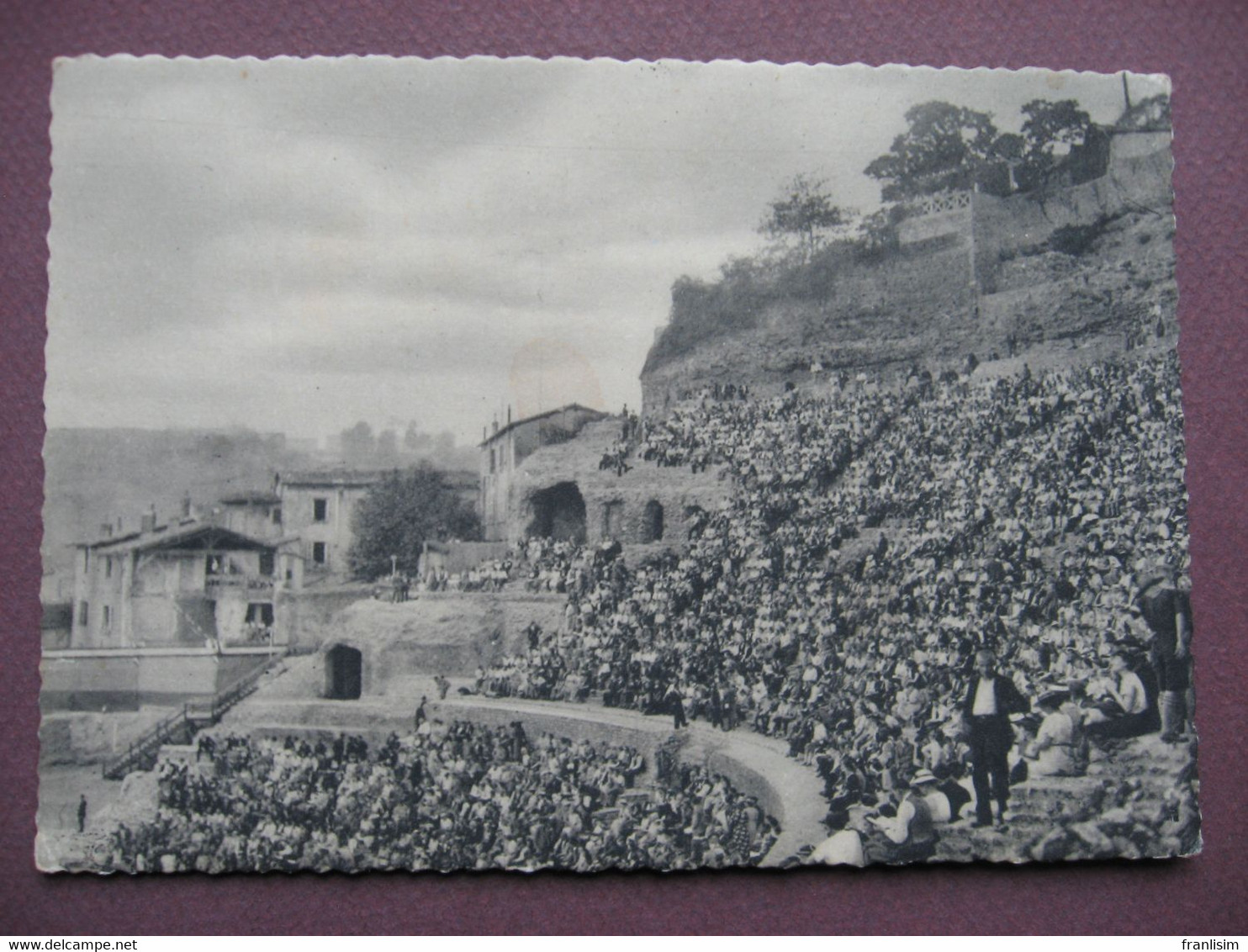 CPA CPSM 38 VIENNE Le Theatre Antique ANIMEE  1940 - Vienne