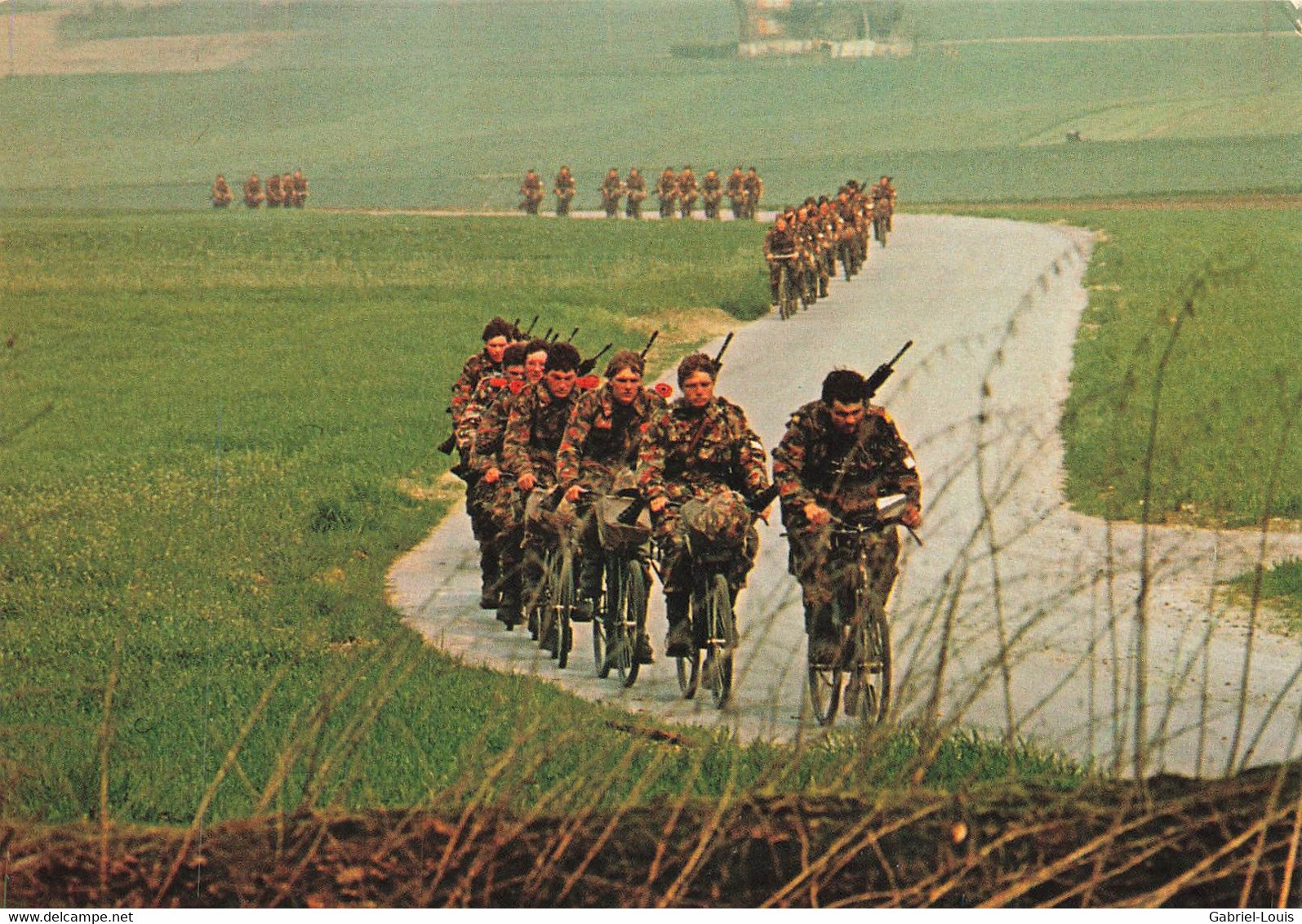Cyclistes Radfahrer - Soldats  Armée  Suisse Schweizer Armee Militaria (10 X 15 Cm) - Sonstige & Ohne Zuordnung
