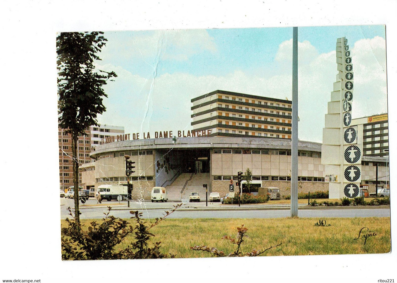 Cpm - 95 - GARGES LES GONESSE - Rond Point De La Dame Blanche - Tube Citroën Estafette Fourgon Renault Caddie - Garges Les Gonesses