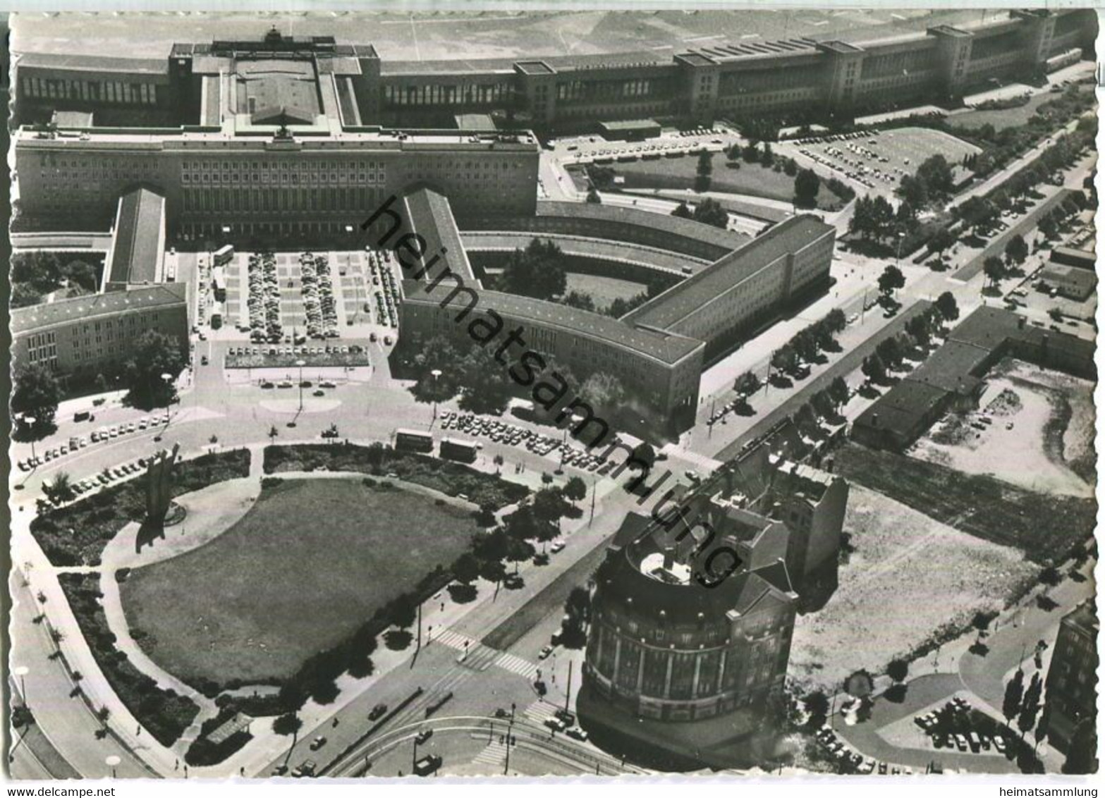 Berlin - Zentralflughafen Mit Platz Der Luftbrücke - Luftbild - Foto-Ansichtskarte - Verlag Gert Huffert Berlin - Tempelhof