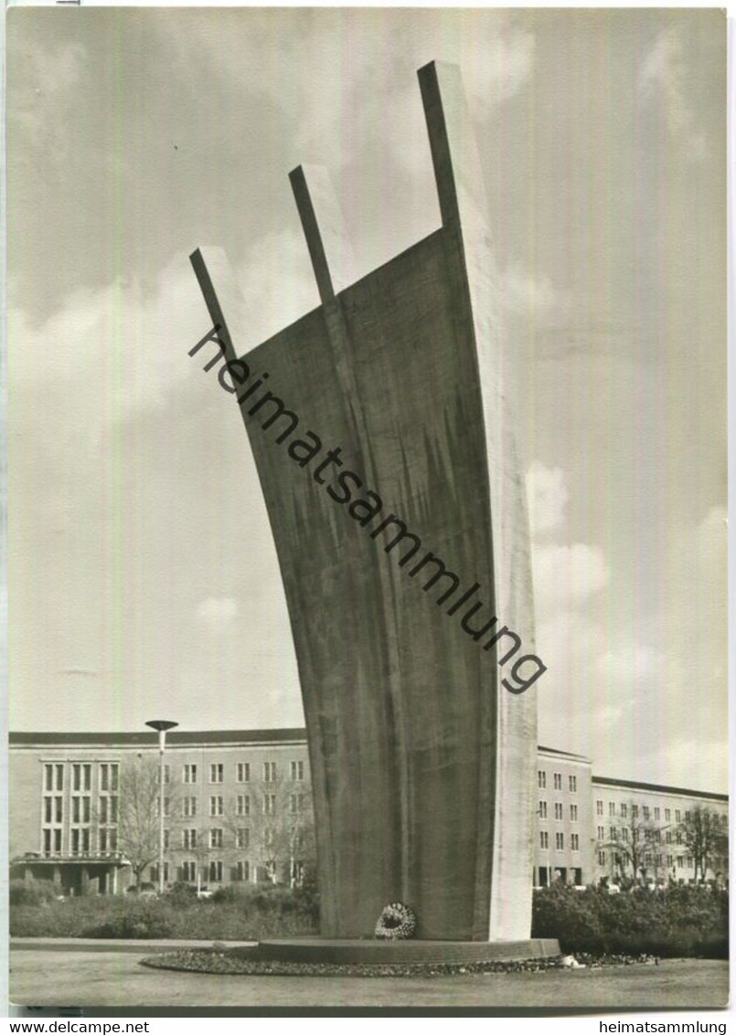 Berlin - Luftbrückendenkmal - Foto-Ansichtskarte - Tempelhof