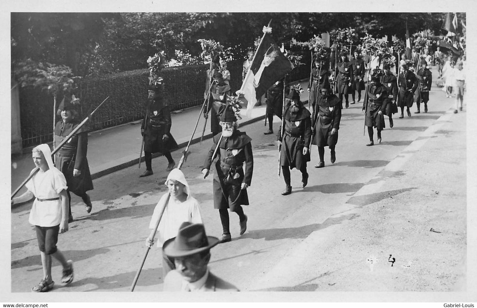 Fest In Einem Dorf In Der Deutschschweiz  Mittelalterliche Parade - Dorf