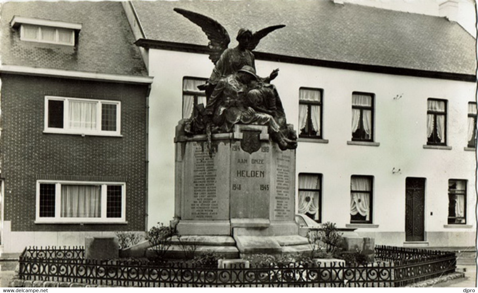 Overpelt Standbeeld Der Gesneuvelden - Overpelt