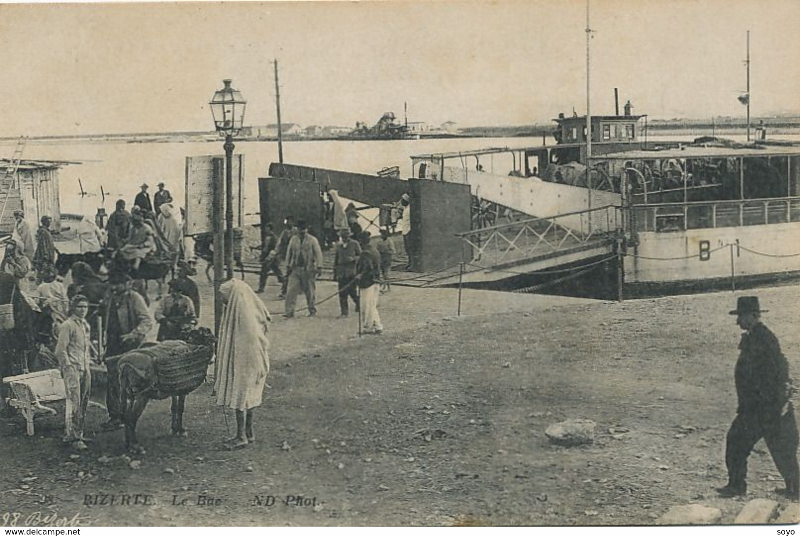 Ferry Boat Bac à Bizerte Tunisie Ane Arabes Lampadaire à Petrole Petrol Lamp - Ferries