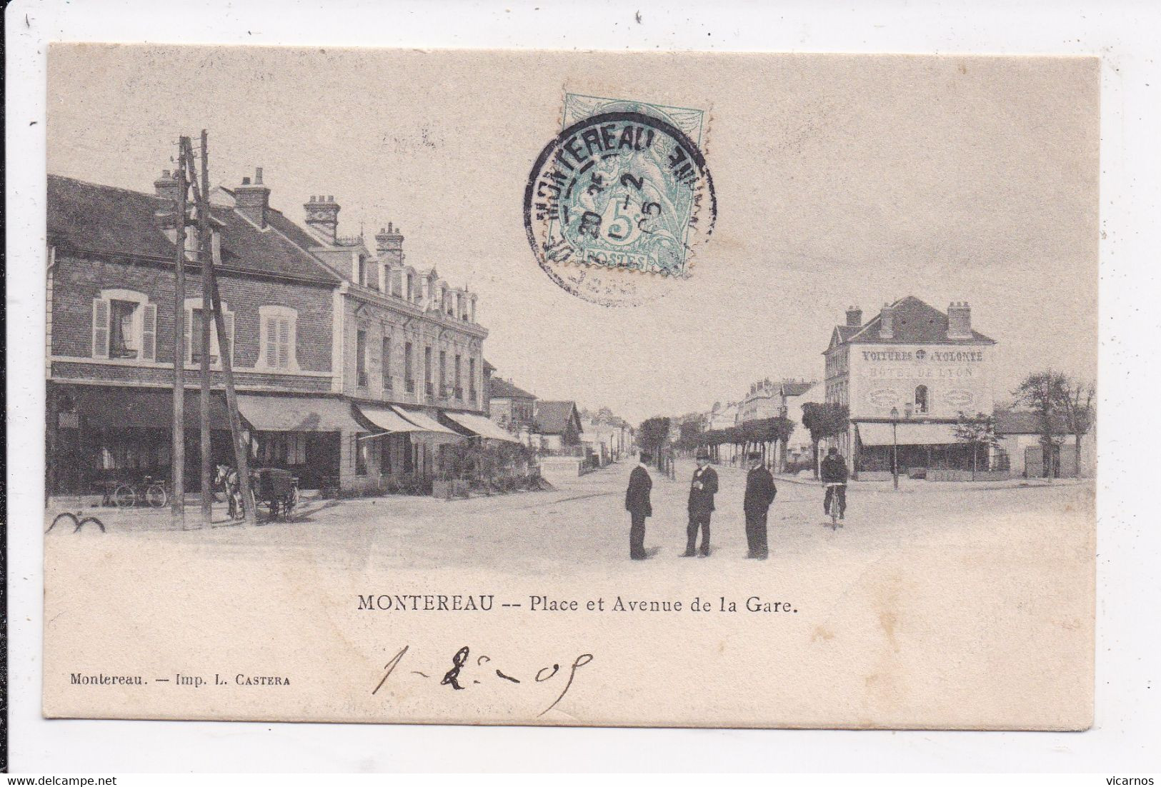 CP 77 MONTEREAU Place Et Avenue De La Gare - Montereau