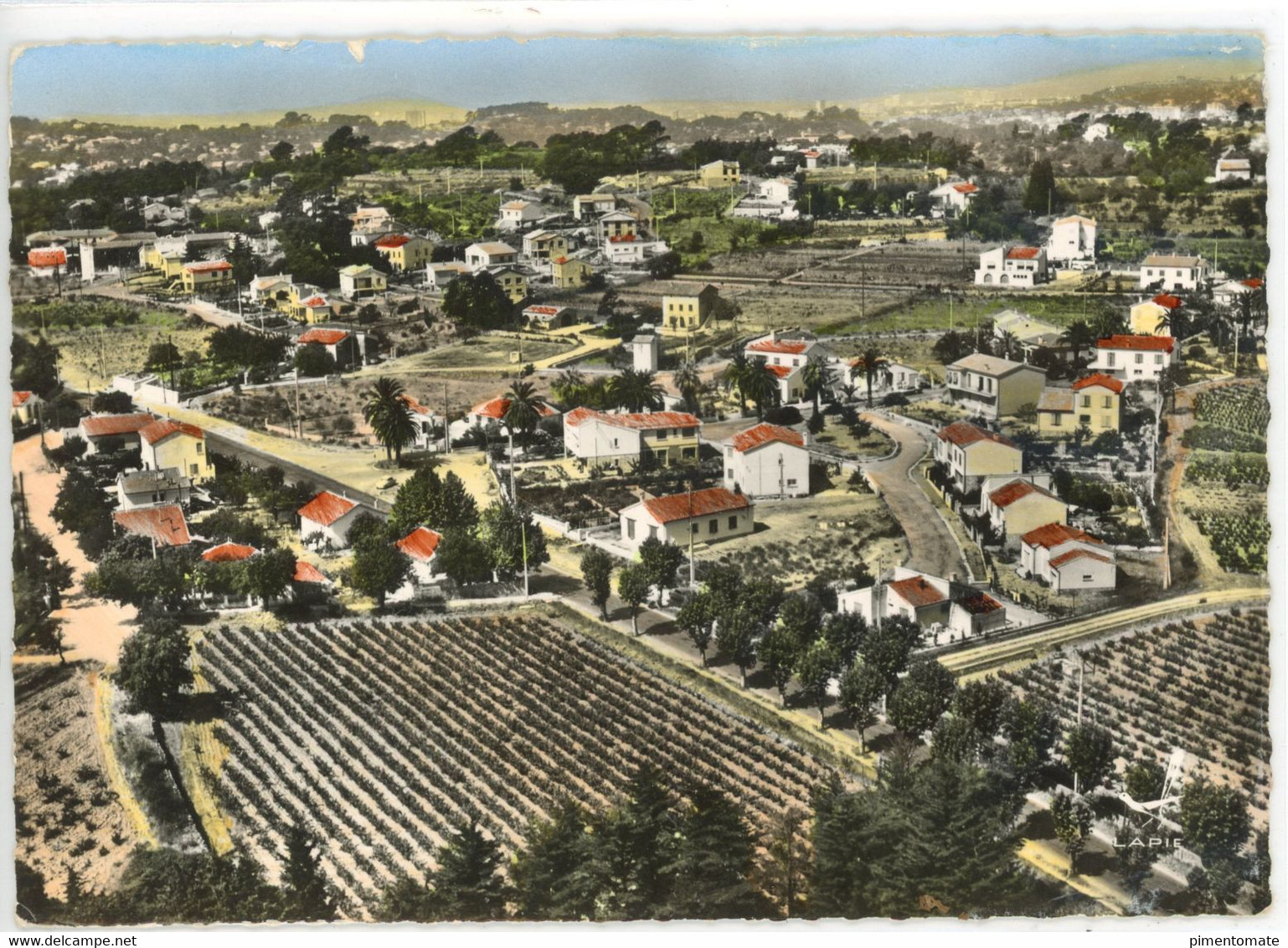 EN AVION AU DESSUS DE LA GARDE L'OASIS VUE AERIENNE LAPIE - La Garde