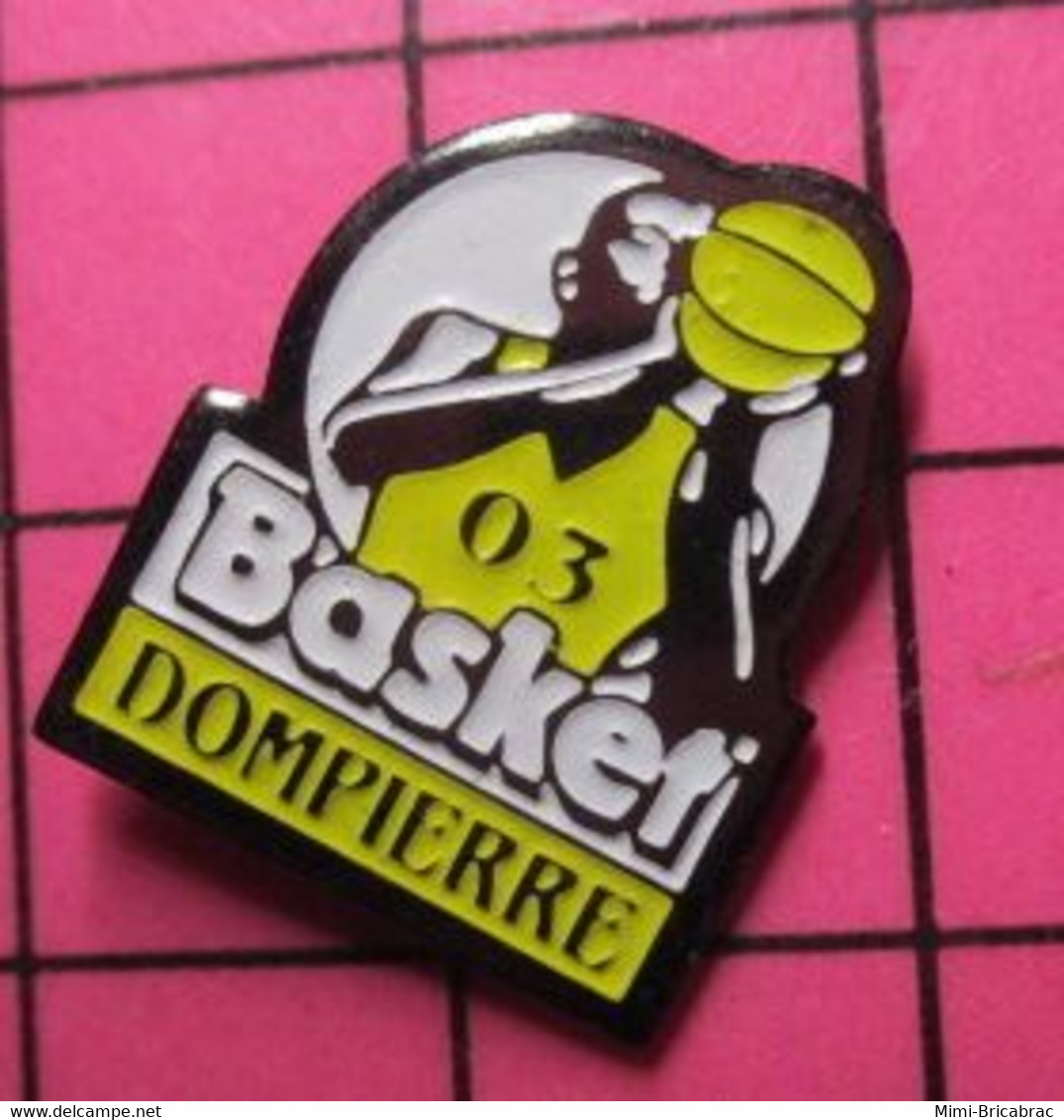 313j Pin's Pins / Beau Et Rare / THEME : SPORTS / BASKET 03 DOMPIERRE - Basketball