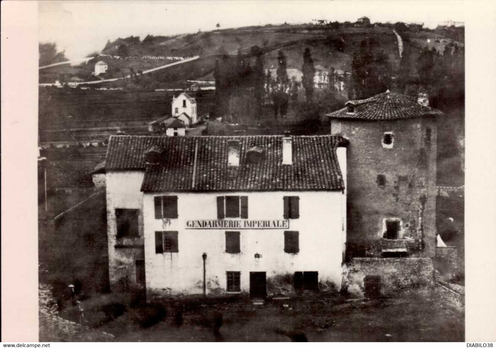 CHARLIEU      ( LOIRE )     XI ° CENTENAIRE DE LA FONDATION DE L ' ABBAYE. PLACE DE L ' ABBAYE VERS 1860 - Charlieu