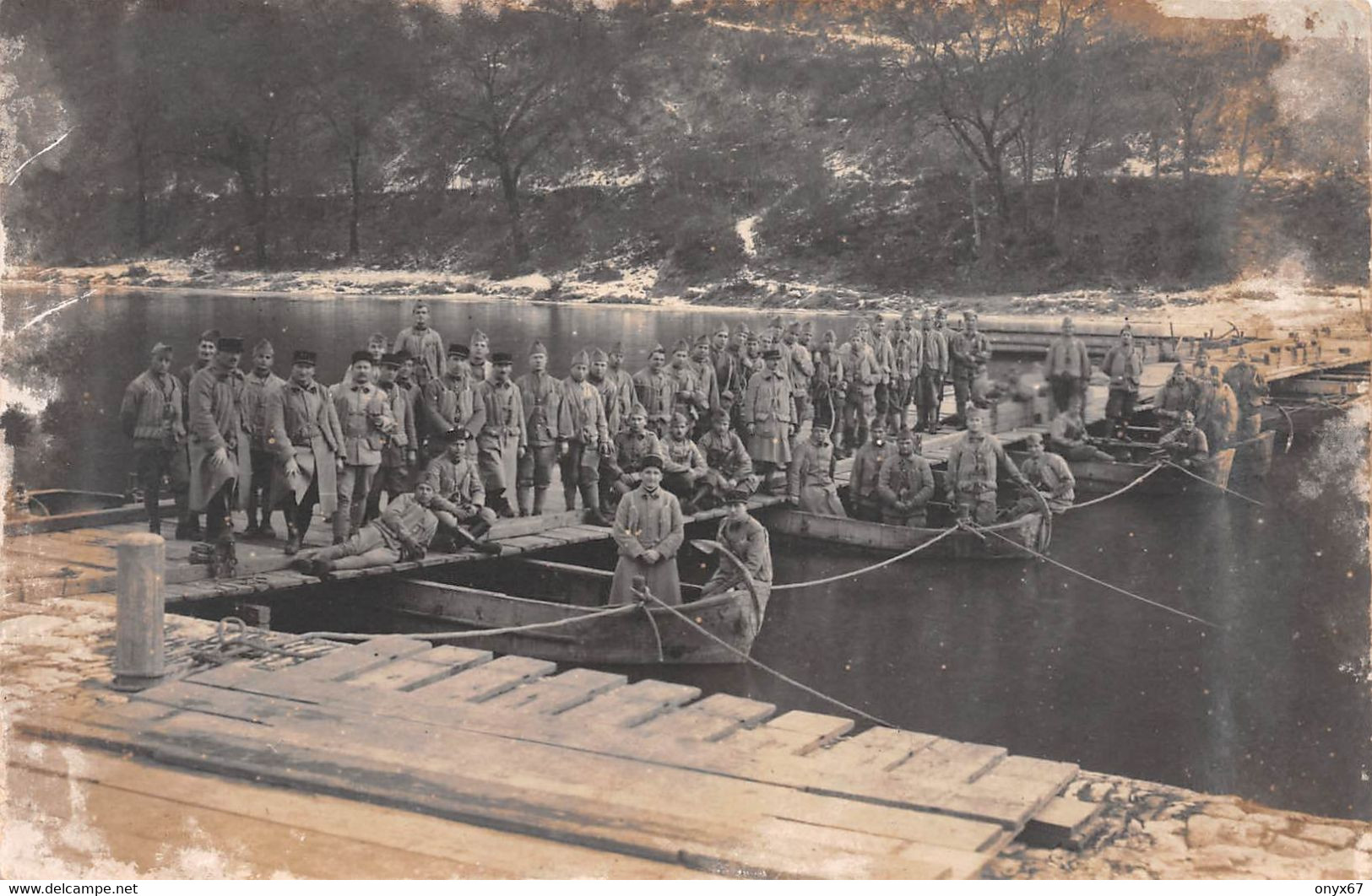 Carte Postale Photo Militaire Français Réfection D'un Pont-PONTONNIER-GENIE-Soldats Au Travail-A SITUER-A LOCALISER - Manoeuvres