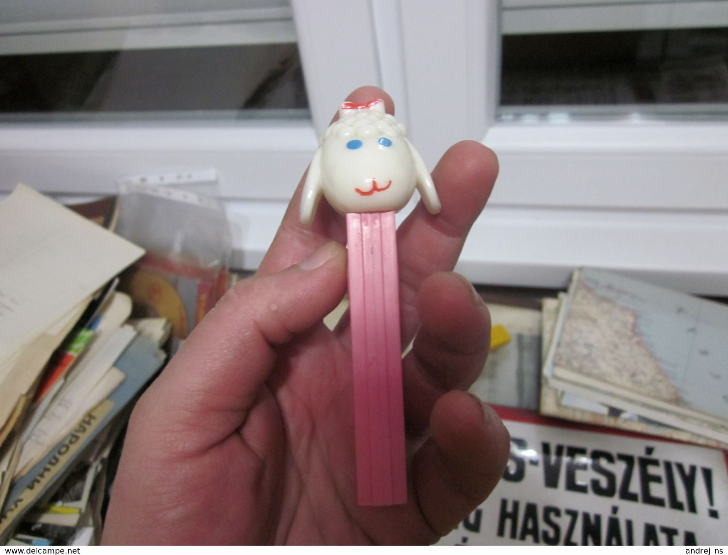 Old Pez Dispanzer Lamb US Patent 3 942 683 Made In Yugoslavia - Pez