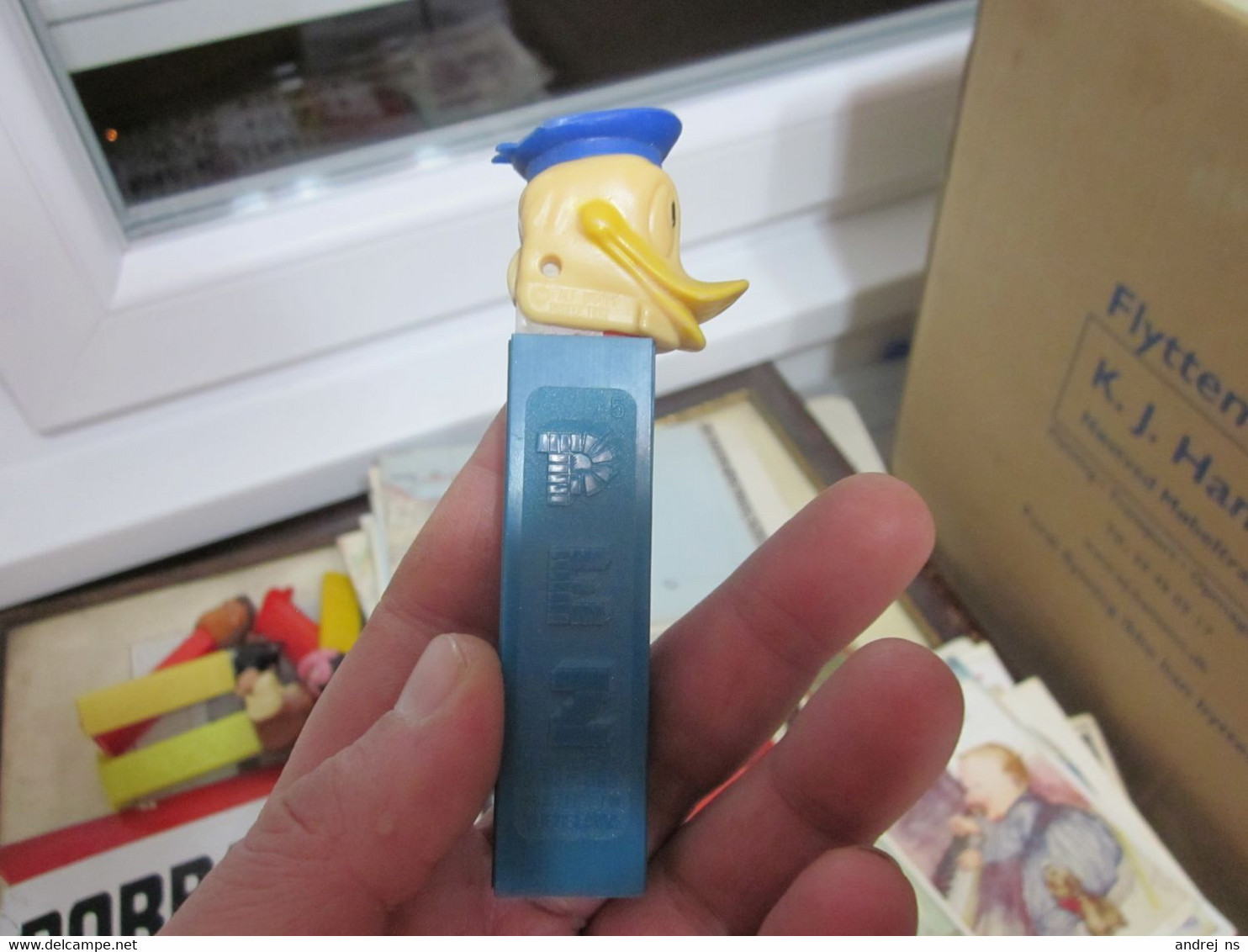 Old Pez Dispanzer Donald Duck  Walt Disney Productions  US Patent 3 942 683 Made In Yugoslavia - Pez