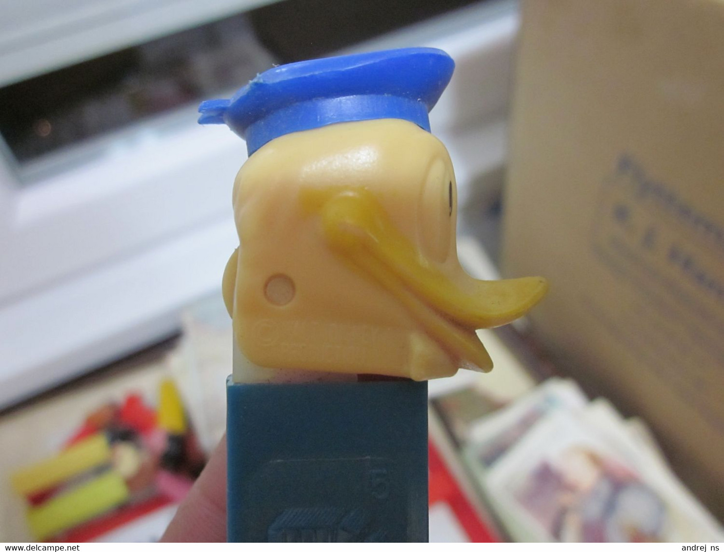 Old Pez Dispanzer Donald Duck  Walt Disney Productions  US Patent 3 942 683 Made In Yugoslavia - Pez