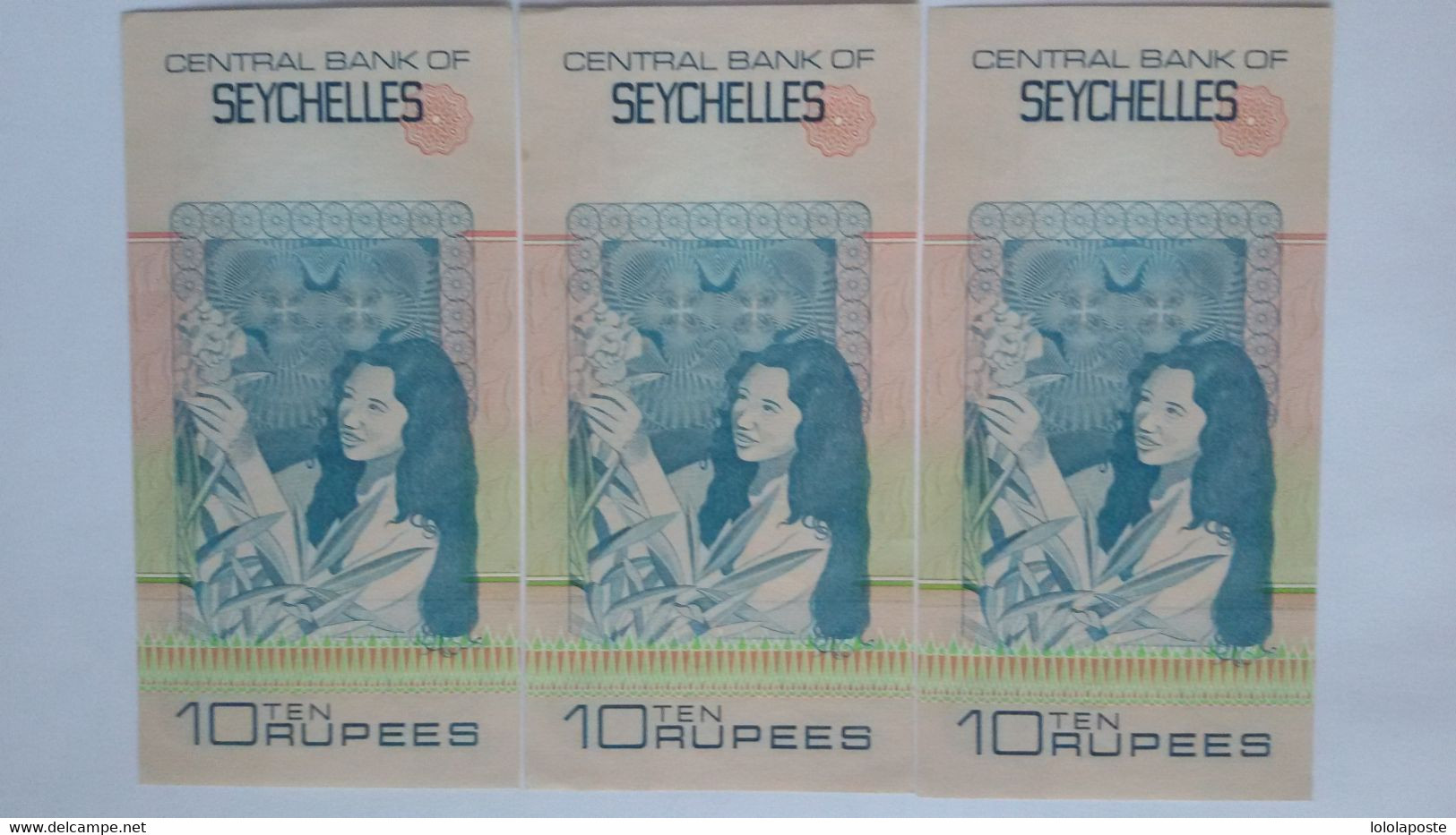 SEYCHELLES - 3 Superbes Billets De 10 Rupees En Excellent état Série D - Seychellen