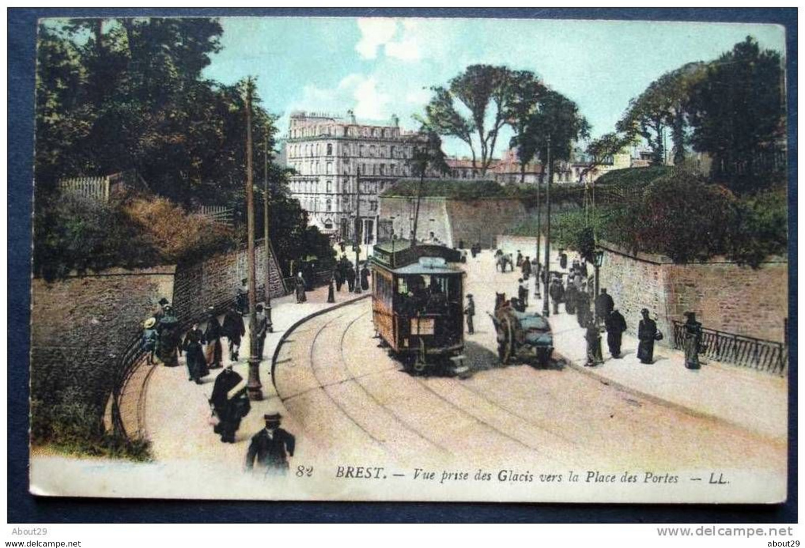 CPA 29 BREST - Vue Des Glacis Vers La Place Des Portes - Tramway - LL 82 - Réf. D. 88 - Brest