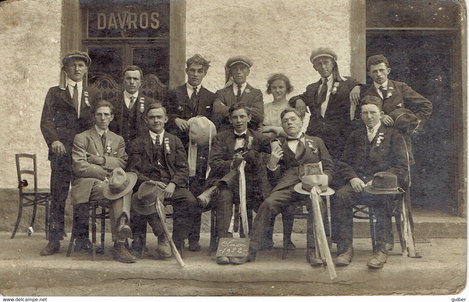 Carte Photo A Identifier Un Groupe De Conscrit Classe 1921  PUB Davros - To Identify