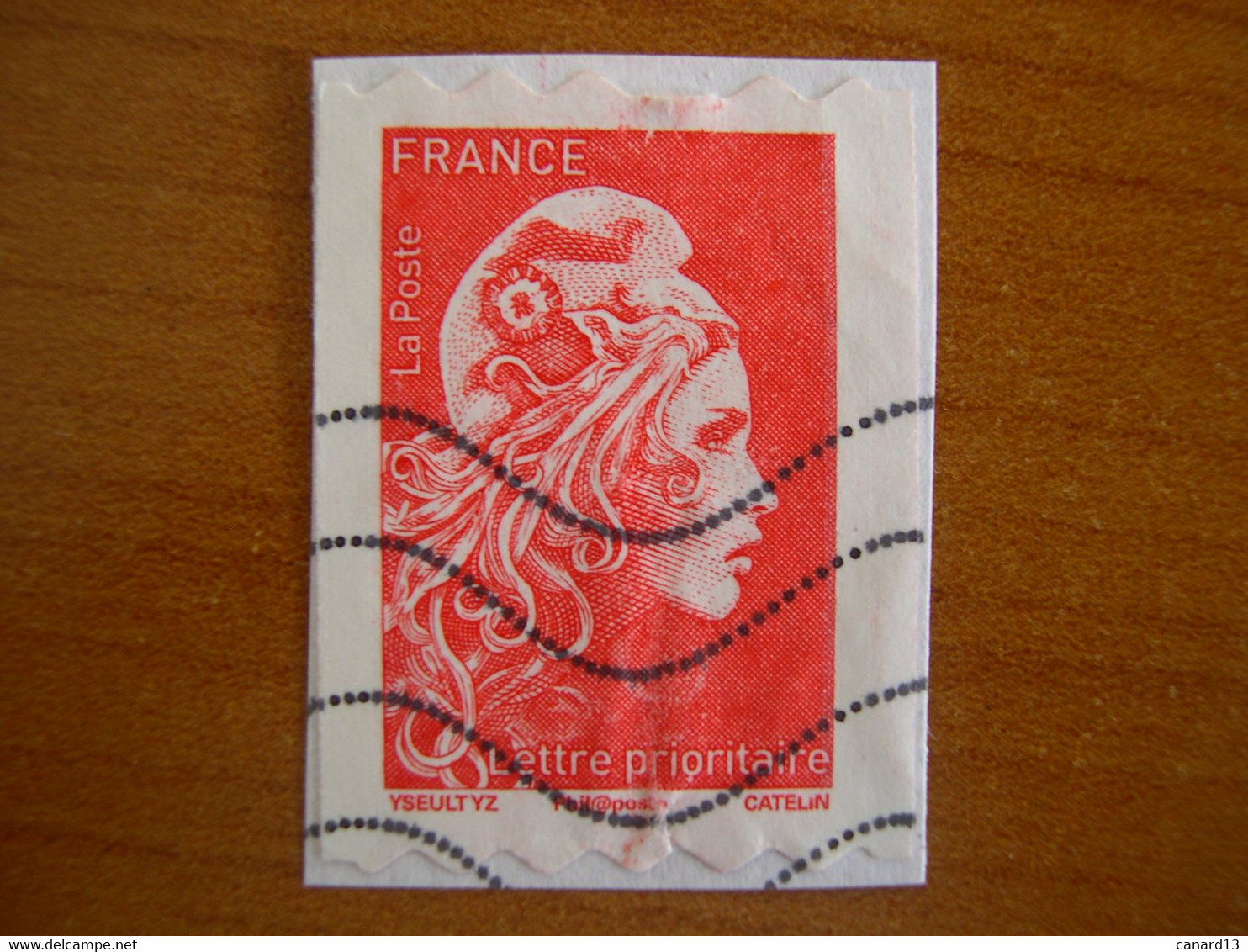 France  Obl   N° 1602 Taches Rouges - Gebraucht