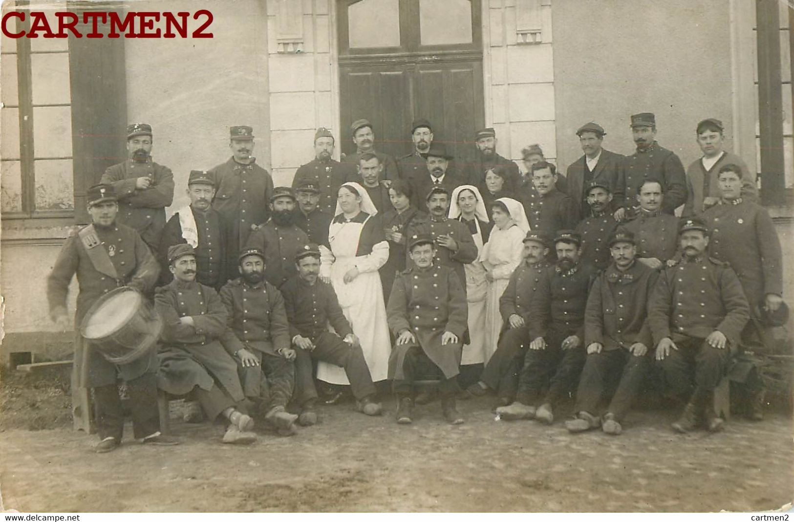 CARTE PHOTO : 136eme REGIMENT MILITAIRE SOLDATS A TARTAS LANDES TAMBOUR INFIRMIERE HOPITAL GUERRE 40 ? - Tartas