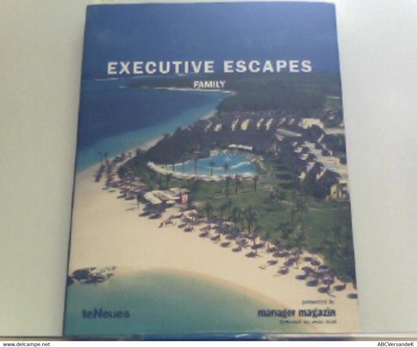 Executive Escapes Family (Photographs) (Photographs) - Photographie