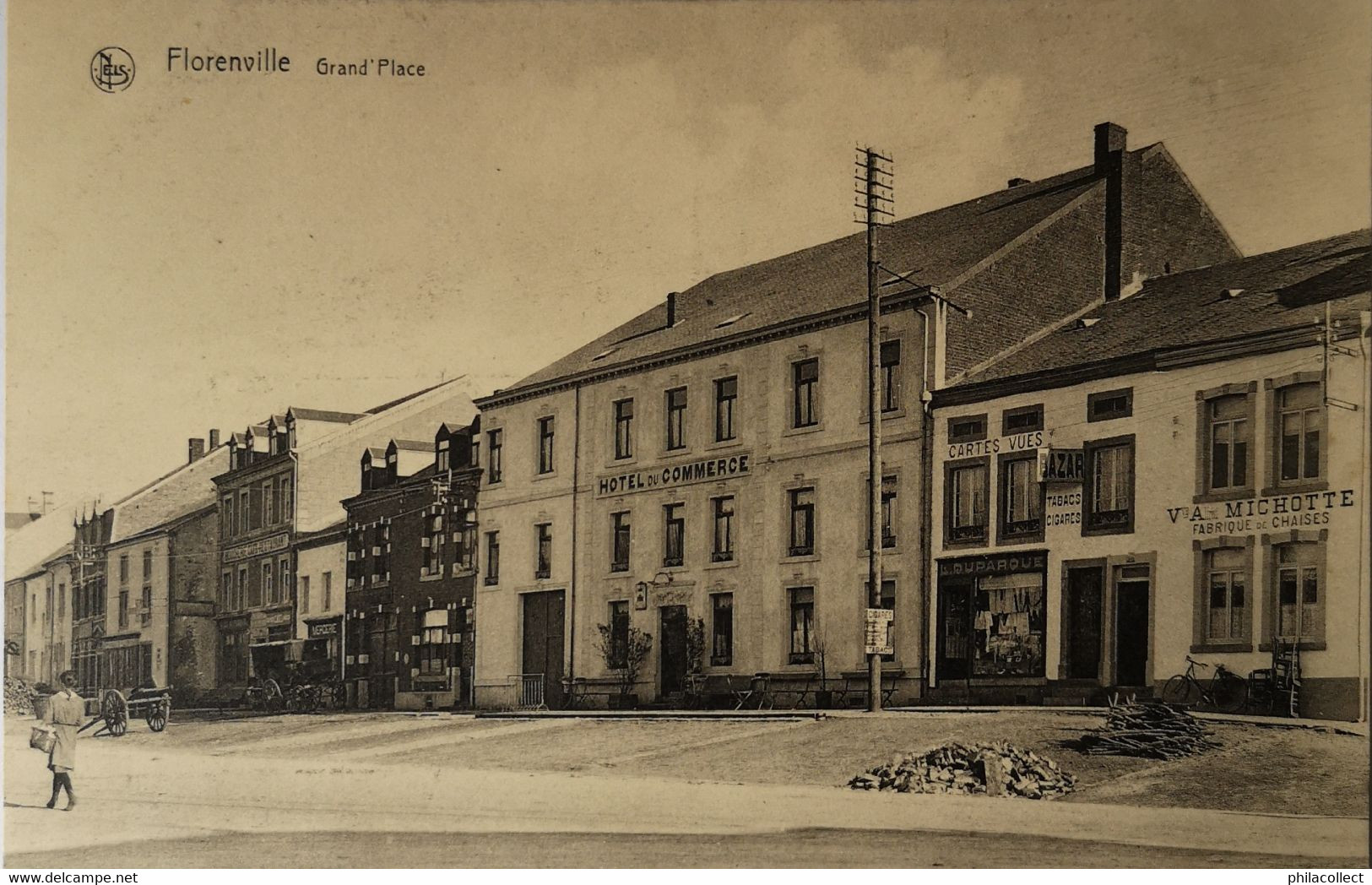 Florenville /// Grand Place (Hotel Du Commerce Et Bazar Cartes Vues!) 19?? - Florenville