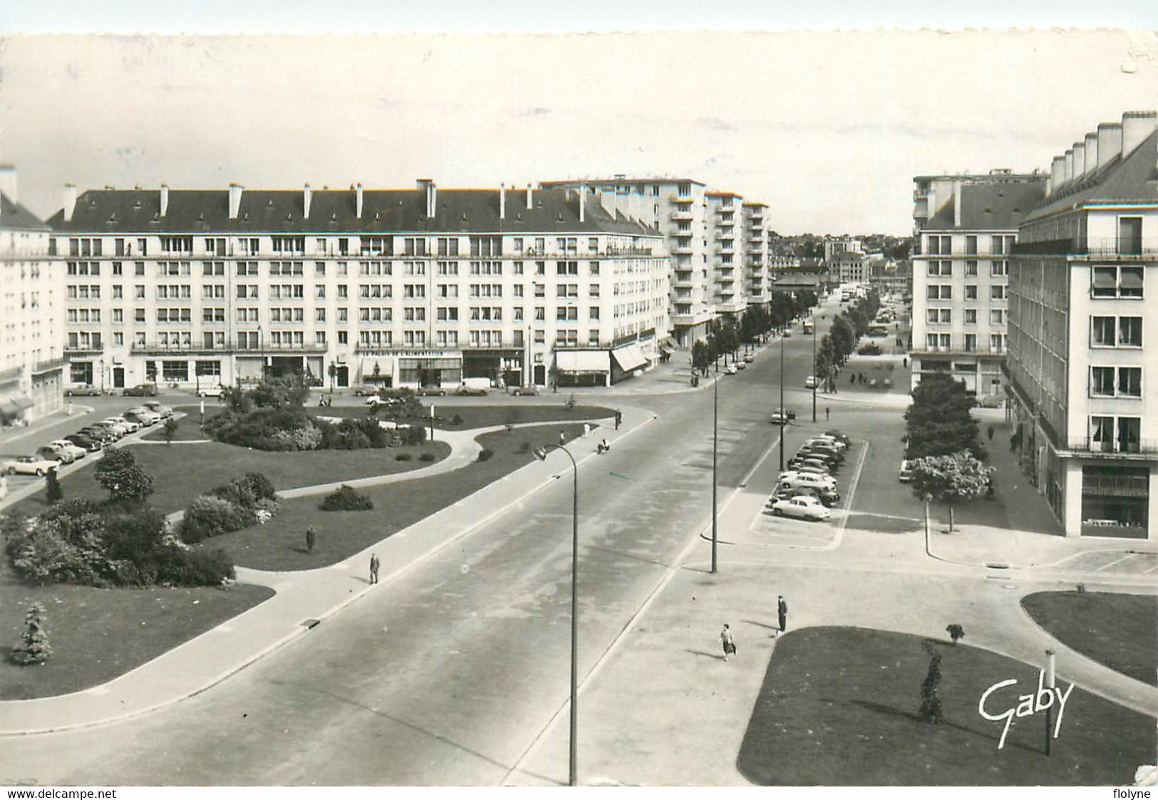 Caen - La Place De La Résistance Et Avenue Du 6 Juin - Caen