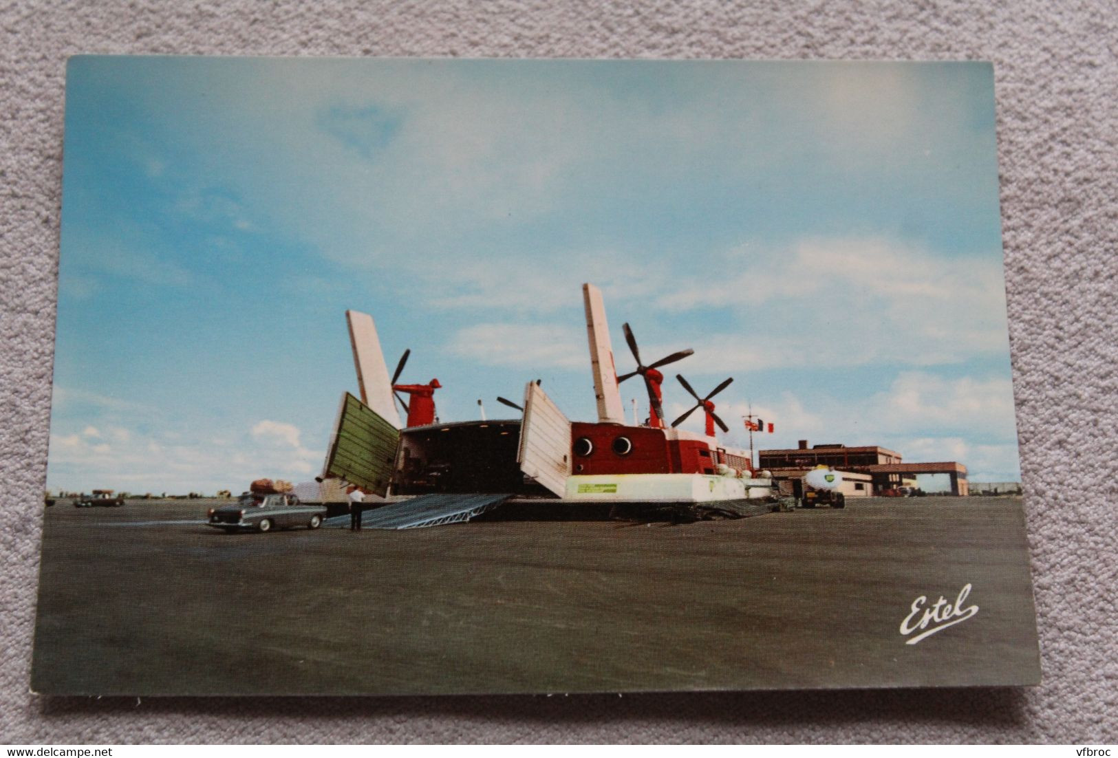 Cpm, Calais, Aéroglisseur Géant De La Compagnie Hoverlloyd, Bateaux, Pas De Calais 62 - Hovercrafts