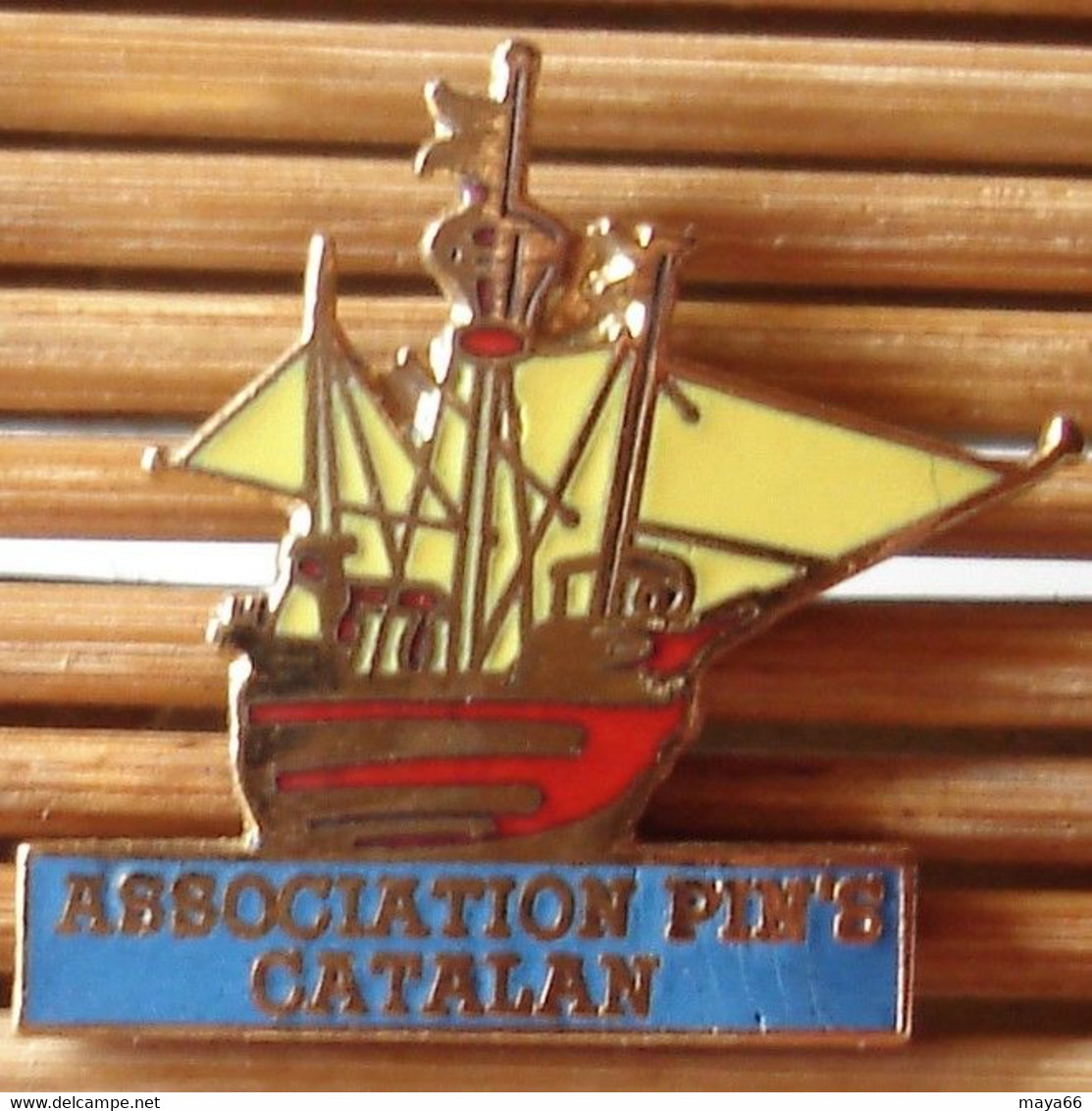 Joli Pin's Voilier Association Pin's Catalan, émail Grand Feu, Pins Pin. - Asociaciones