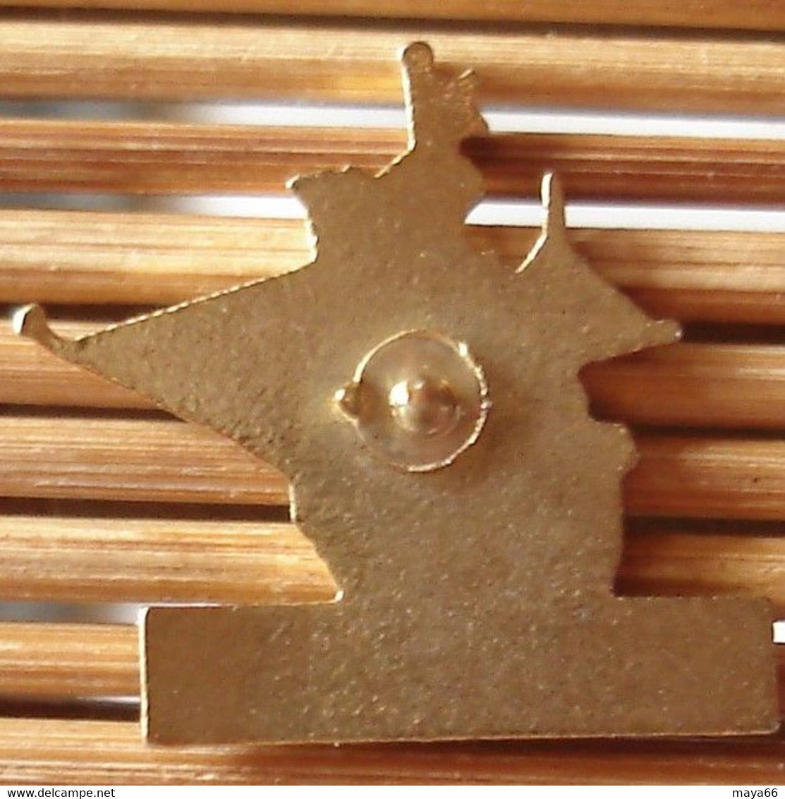 Joli Pin's Voilier Association Pin's Catalan, émail Grand Feu, Pins Pin. - Asociaciones