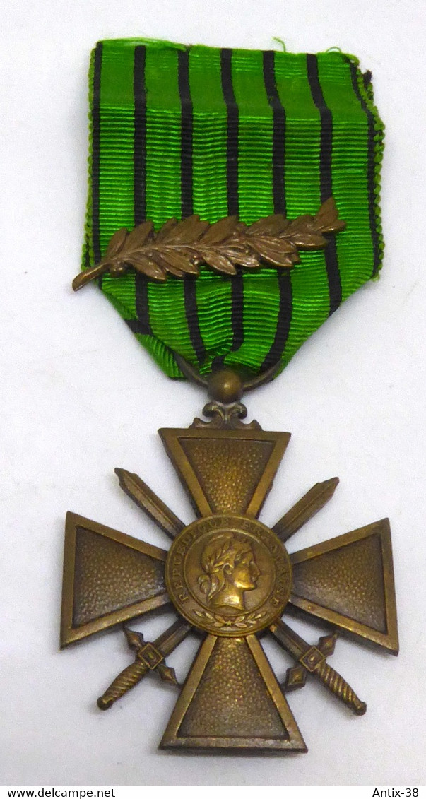 K82 - Médaille Croix De Guerre 1939 Avec Palme - N° 23 - Frankrijk