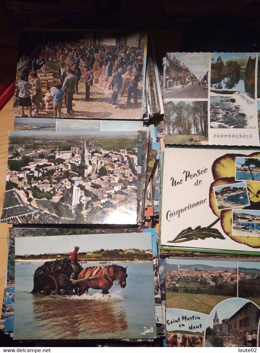 Lot De  Plus De  900  Cartes - 500 Postcards Min.