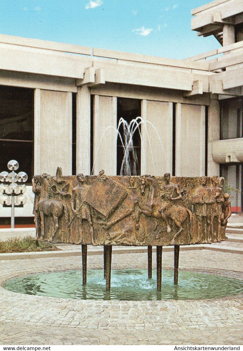 011582  Aalen - Reichsstädter Brunnen Vor Dem Neuen Rathaus - Aalen