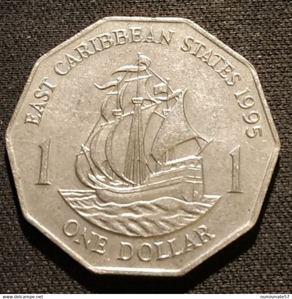 EAST CARIBBEAN STATES - 1 DOLLAR 1995 - Elizabeth II - 2e Effigie - KM 20 - Caraïbes Orientales (Etats Des)