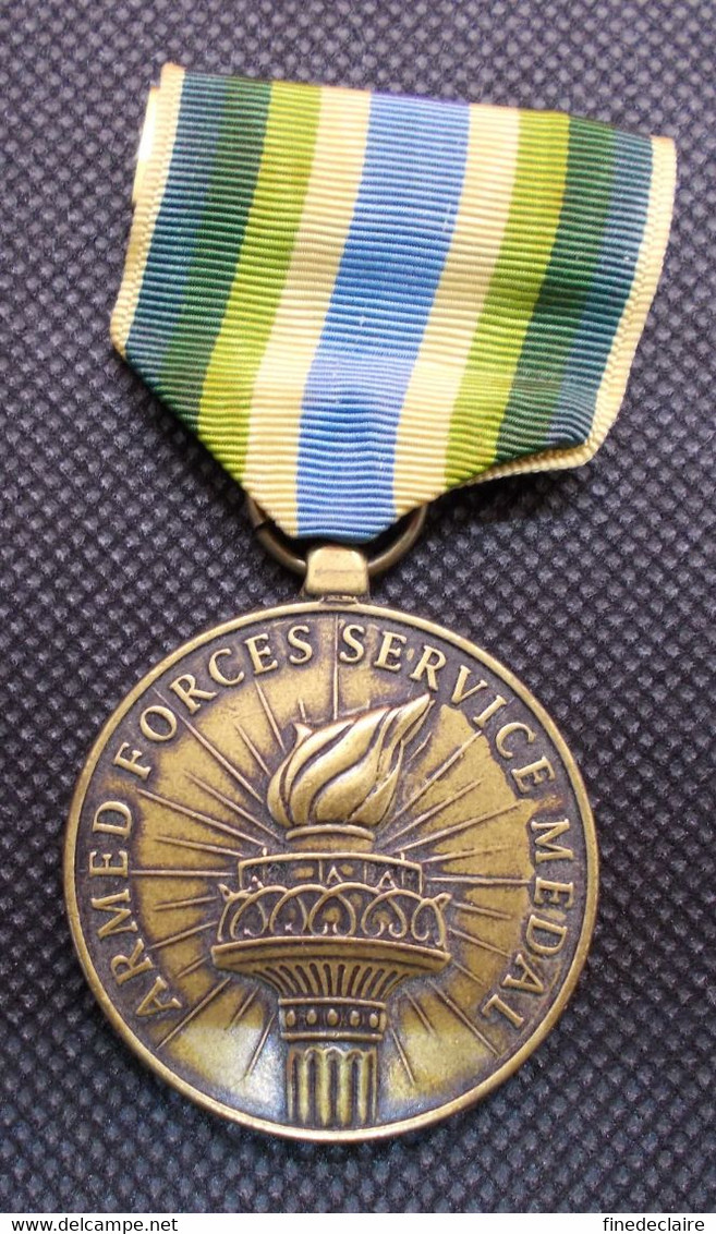 USA - Armed Forces Service Medal - Service Des Forces Armées Crée En 1996 - 34 Mm - Etats-Unis