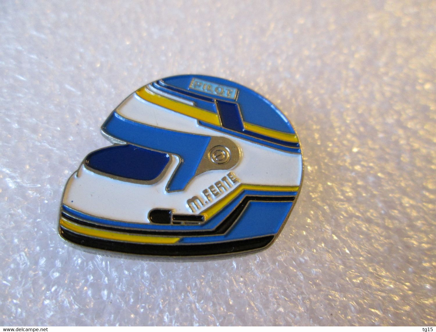 PIN'S    CASQUE  MICHEL  FERTE    PILOT - F1