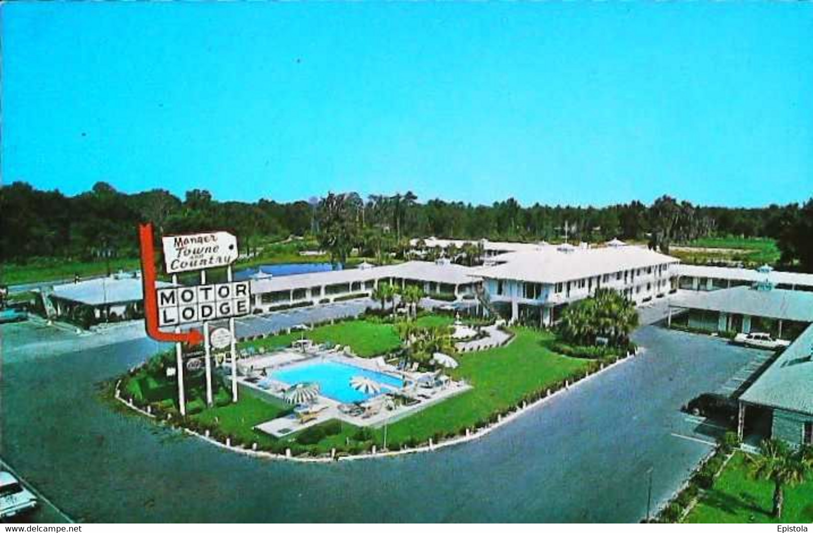 ► Savannah (Georgia) The MANAGER TOWNE & Country MOTOR LODGE  The Pool  1960s - Savannah