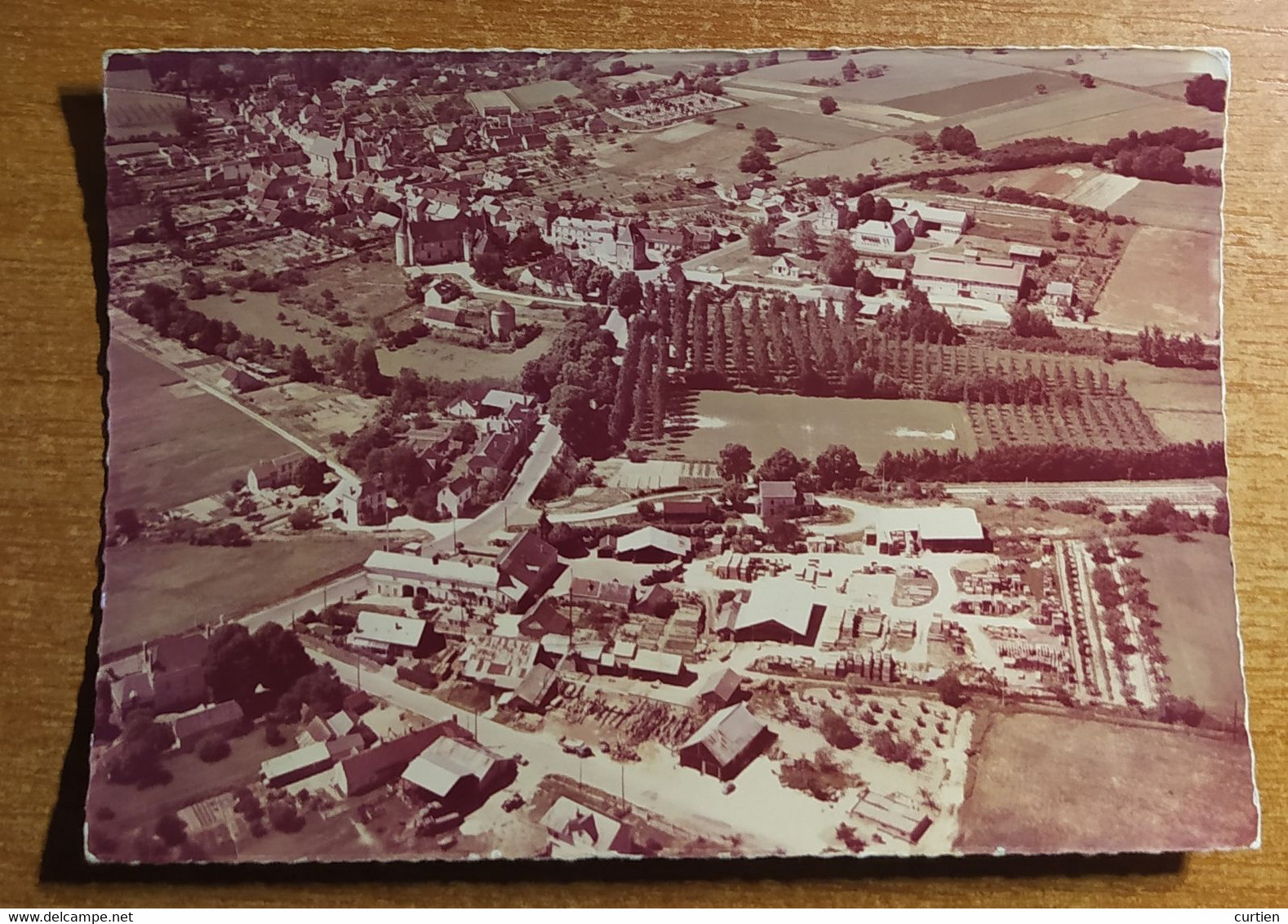 GENILLE . 37 . Vue Générale Aérienne . 1975 ( Aspect Rosée ) - Genillé