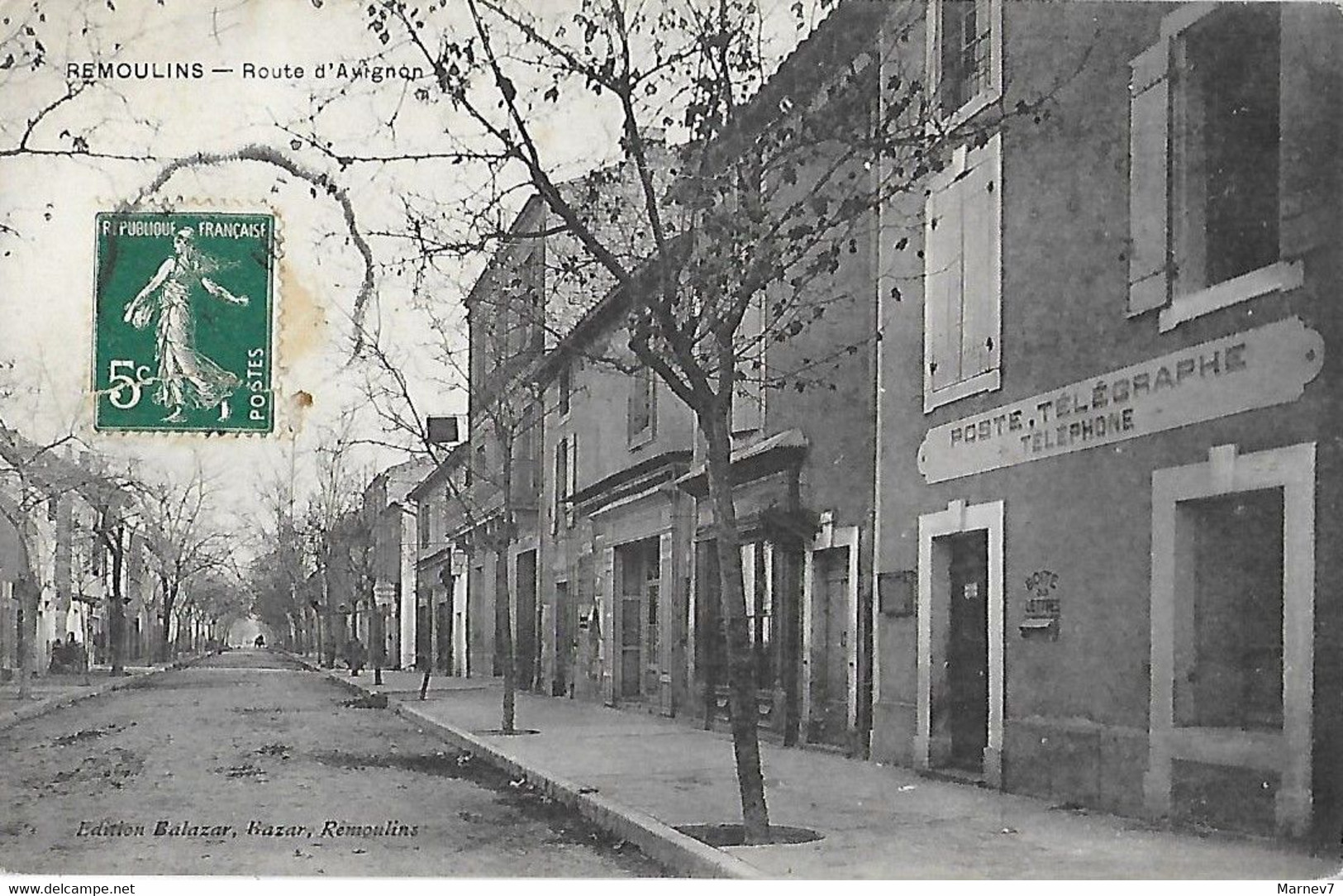 30 Gard - CPA - REMOULINS - Route D'Avignon - Poste Postes Télégraphe Téléphone - Remoulins