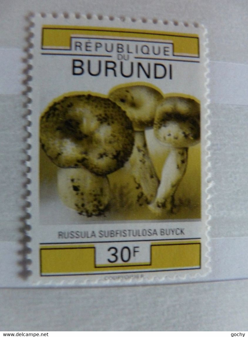 BURUNDI : 1992 : N° 997 - Cu  **    Cat.: 20€   Défaut Couleur Jaune Au Lieu De Brun - Ungebraucht