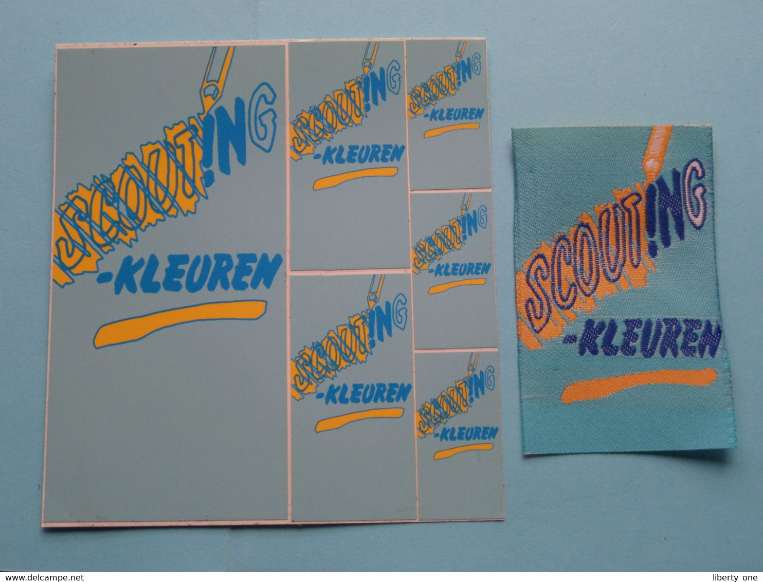 EMBLEEM / KENTEKEN + STICKERS ( SCOUTING -KLEUREN ) SCOUTS ( Zie / See / Voir Photo ) VVKSM ! - Scoutisme