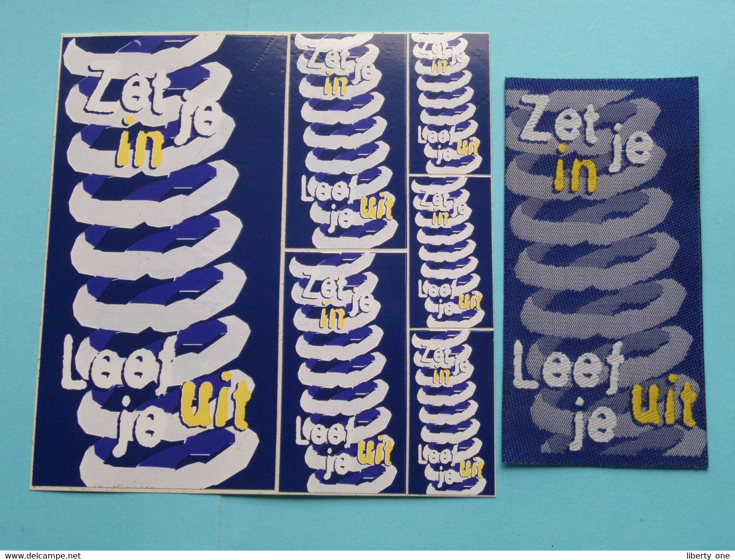 EMBLEEM / KENTEKEN + STICKERS ( ZET JE IN  LEEF JE UIT ) SCOUTS ( Zie / See / Voir Photo ) VVKSM ! - Movimiento Scout