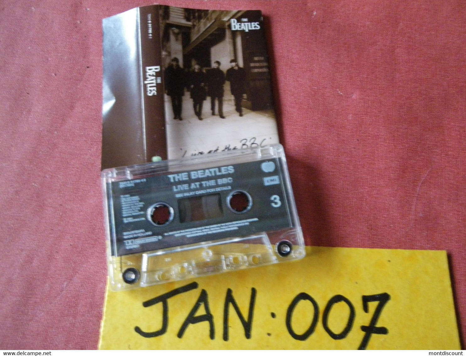 THE BEATLES K7 AUDIO VOIR PHOTO...ET REGARDEZ LES AUTRES (PLUSIEURS) (JAN 007) - Cassettes Audio