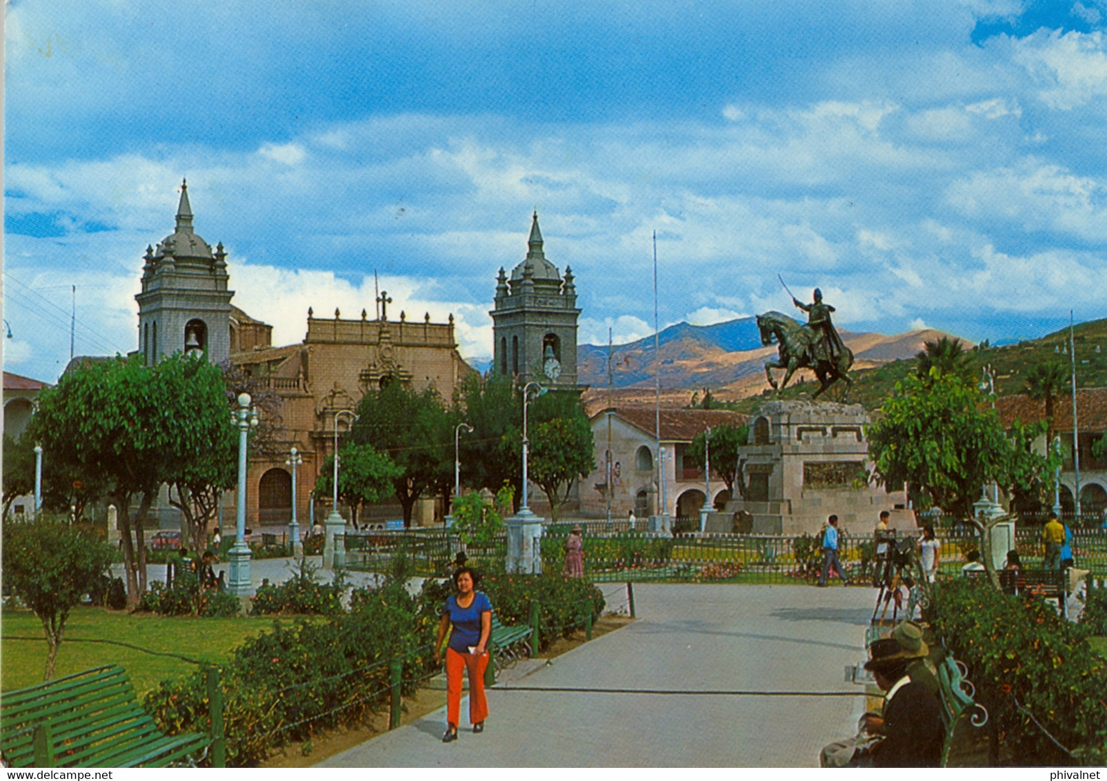 PERÚ , T.P. CIRCULADA , MONUMENTO AL MARISCAL SUCRE , CATEDRAL - Peru