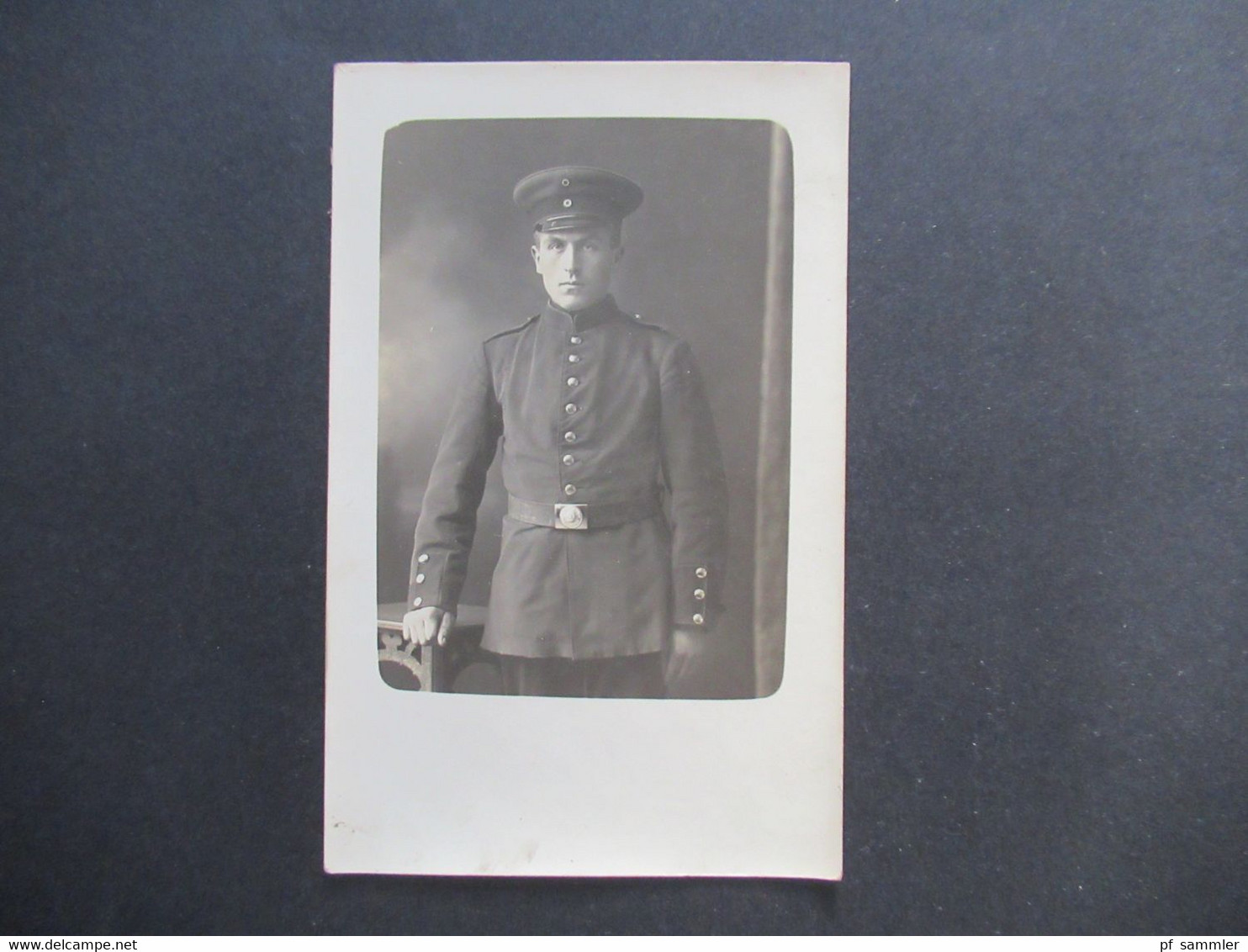 Echtfoto AK Soldat In Voller Uniform Mit Koppel Und Mütze 1.WK Um 1915 Ungelaufen! - Guerre 1914-18