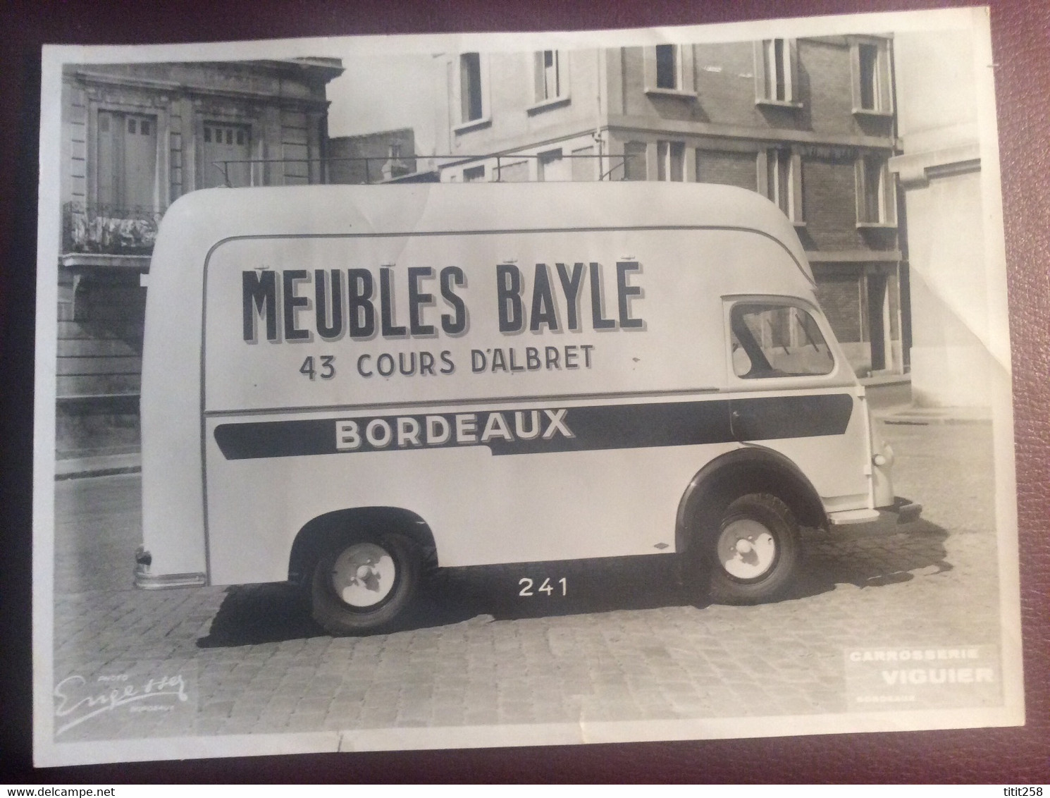 Photo Camion Livraison Meubles Bayle Cours D’albret Bordeaux 33 Gironde Sud Ouest - Automobili