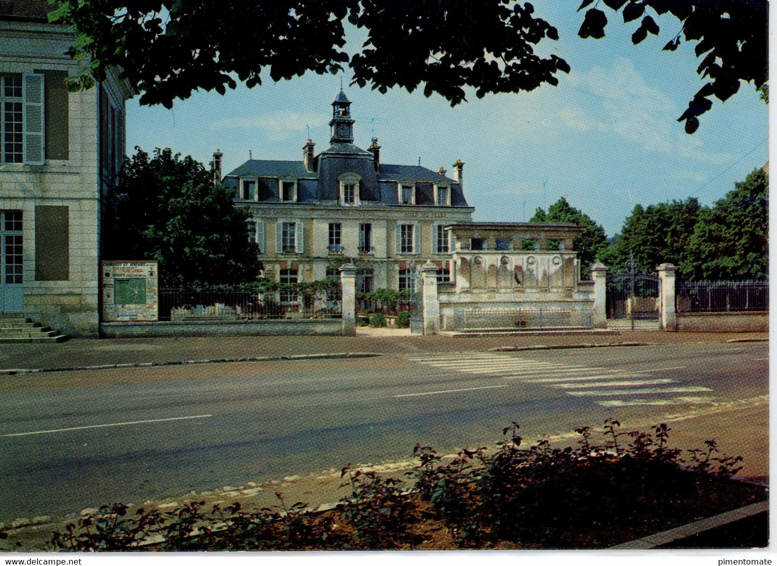 COURSON LES CARRIERES L'ECOLE 1984 - Courson-les-Carrières