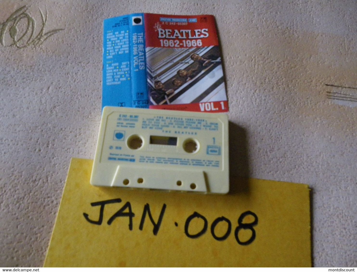 THE BEATLES K7 AUDIO VOIR PHOTO...ET REGARDEZ LES AUTRES (PLUSIEURS) (JAN 008) - Cassettes Audio