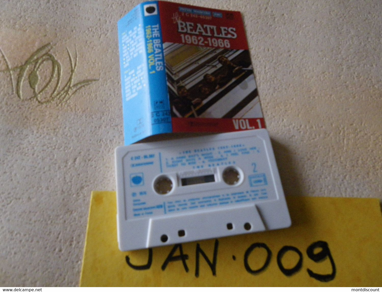 THE BEATLES K7 AUDIO VOIR PHOTO...ET REGARDEZ LES AUTRES (PLUSIEURS) (JAN 008) - Cassettes Audio