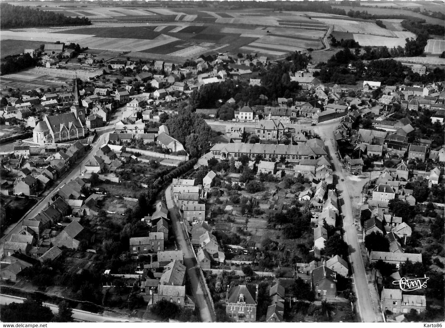 Marcoing * Vue Aérienne Générale Du Village - Marcoing