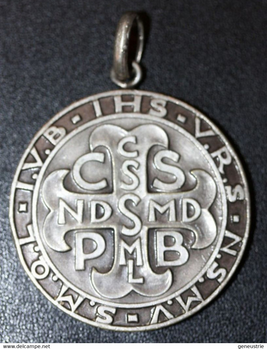 Beau Médaillon Pendendif Médaille Religieuse D'exorcisme "Saint Benoit" Graveur: Fernand Py - Religious Medal - Religion & Esotericism