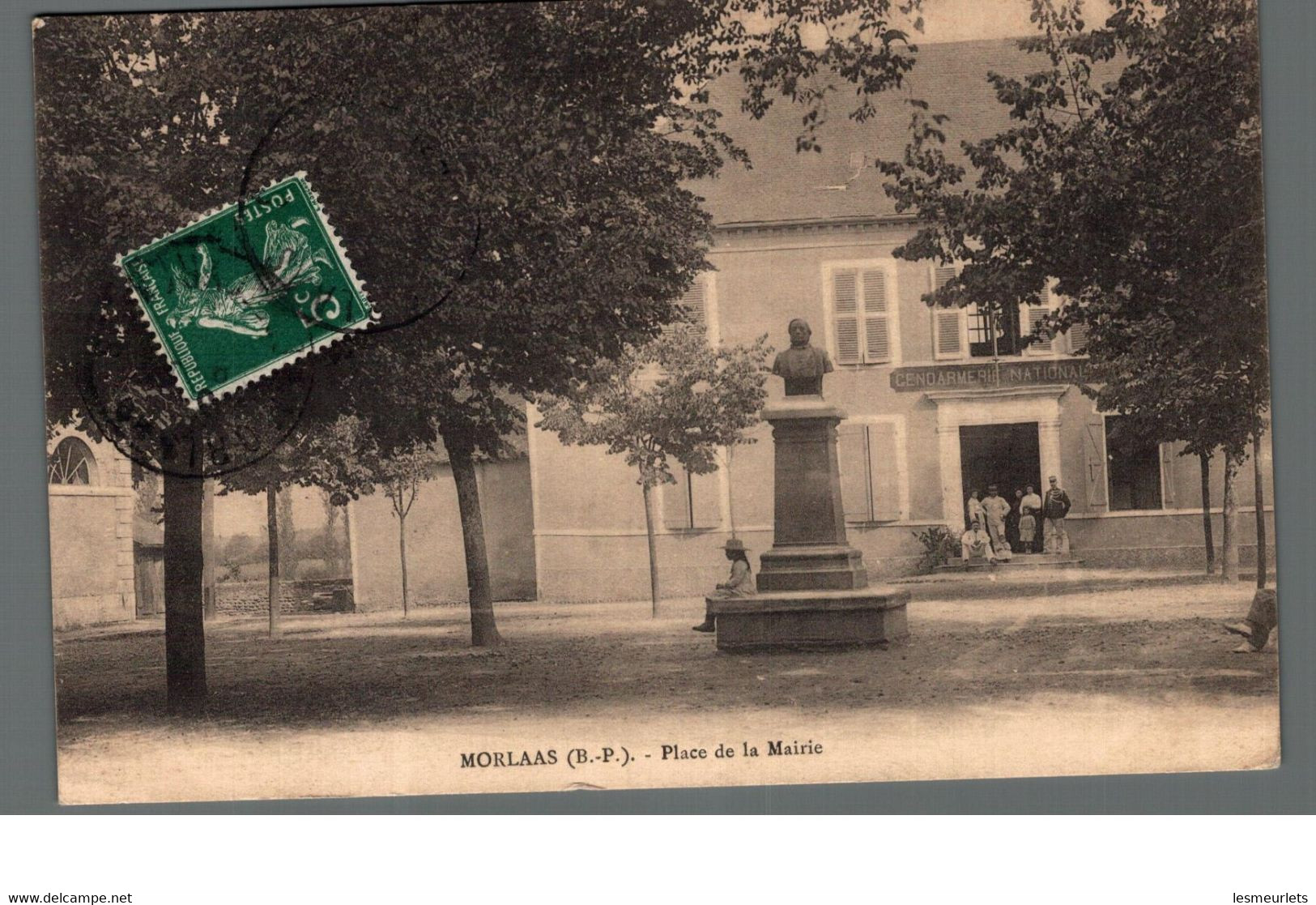 Cpa 64 Morlaas Place De La Mairie  (gendarmerie Nationale) - Morlaas